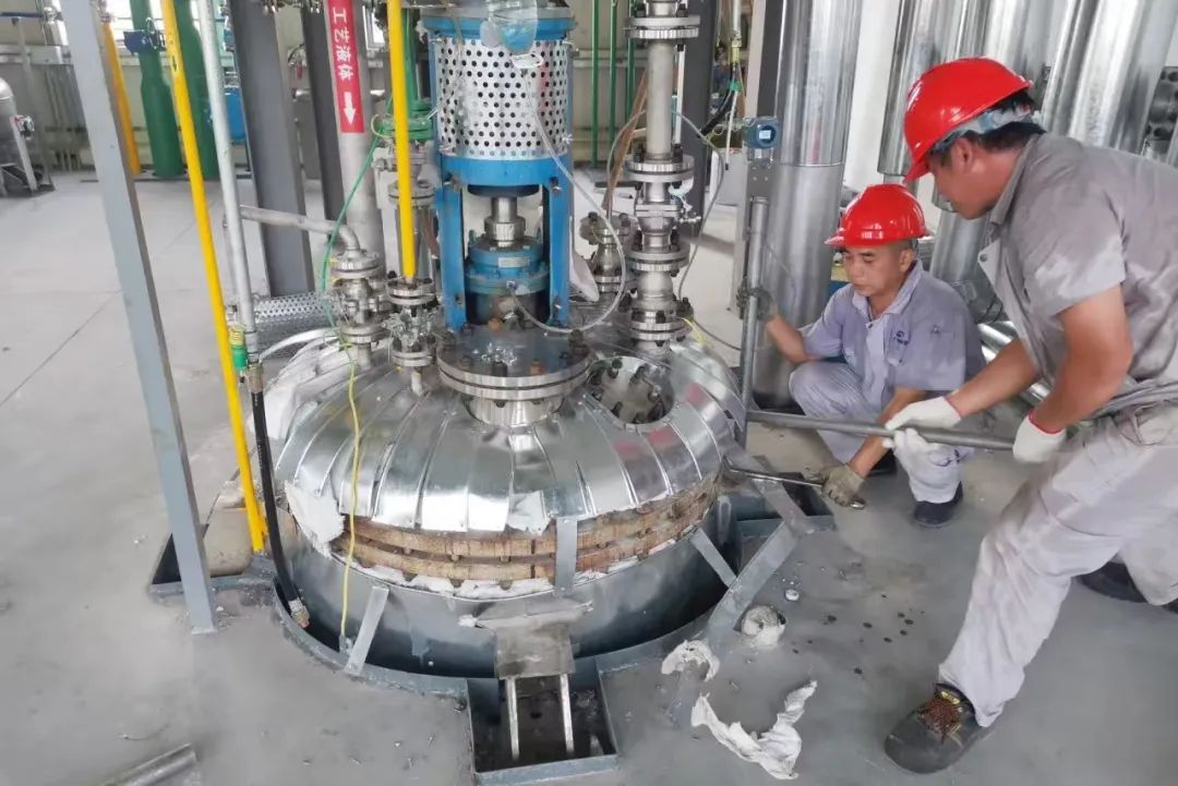 Warm congratulations to Beijing Chemical Group on the successful first feeding of the new materials Warm congratulations to Beijing Chemical Group on the successful first feeding of the new materials